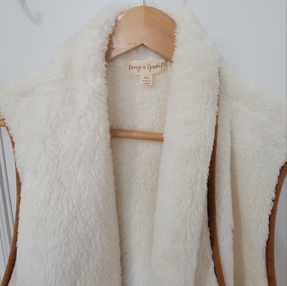 Song N Spirit Faux Fur Vest Size XXL Furry, Cozy - Picture 4 of 14